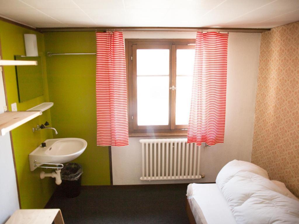Nangijala Hostel Disentis Cameră foto